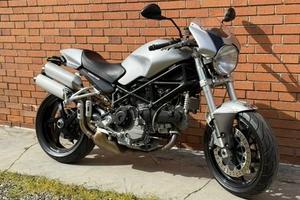 DUCATI Monster S2r1000 da collezionisti