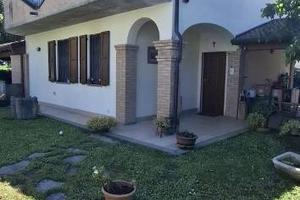 Villa di 277 m² con 5 locali e box auto doppio a C