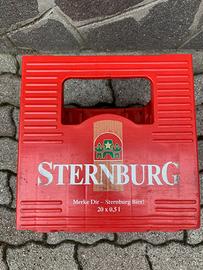 Cassa birra Sternburg colore rosso da venti posti