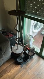 Home gym con pesi e panca