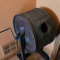 Zangola rotante per burro antica