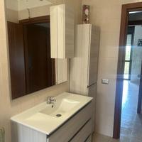 Mobile lavabo, specchiera e colonna bagno