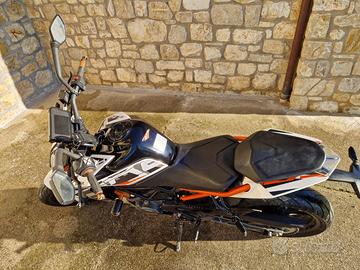 KTM Duke 125