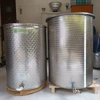 Serbatoi per la conservazione di vino Ghidi