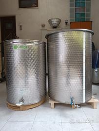 Serbatoi per la conservazione di vino Ghidi