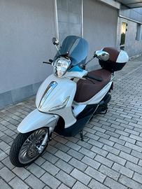 Motociclo PIAGGIO BEVERLY 300 I.E. ABS-ASR