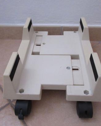Supporto regolabile per PC tower