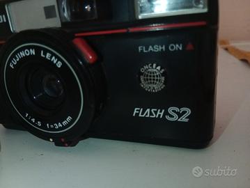 machina fotografica vintage Fujifilm flash s2