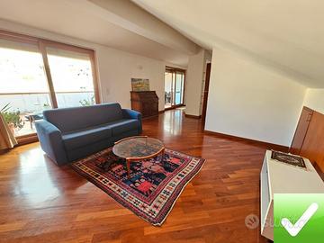 Duplex Di Pregio Su Due Livelli Con Ampio Terrazzo