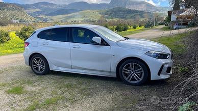 BMW serie 1 118i anno 2022