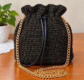 Borsa a uncinetto nera e oro