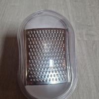 Grattugia formaggio e da conservare