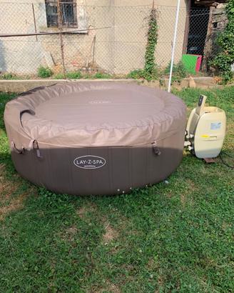Piscina LAY-Z-SPA