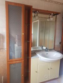 Mobile bagno con lavabo