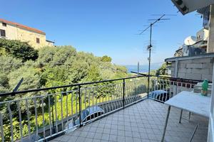 2 LOCALI A CASTELLAMMARE DI STABIA