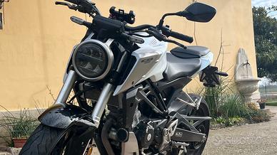 Honda CB125R