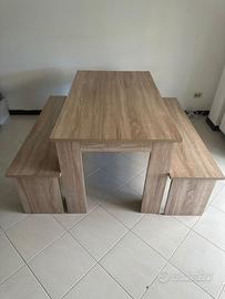 Tavolo nuovo con panche comprese
