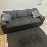 Divano-tappeto-cuscini