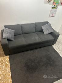 Divano-tappeto-cuscini