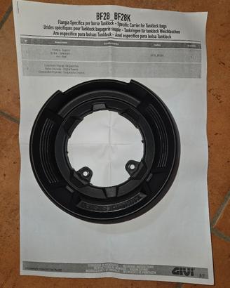 Flangia Givi  borsa serbatoio tanklock per  Z 650