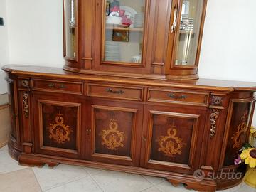 sala da pranzo Buffet credenza cristalliera tavolo