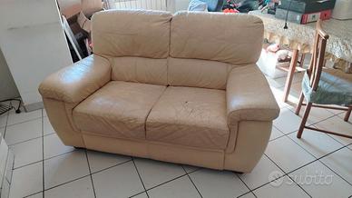 Divano chateau d'Ax  2 posti color crema