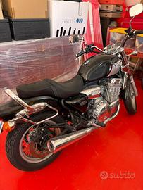 Triumph 900 adventurer