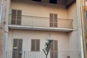 Casa di civile abitazione + pertinenze e terreno