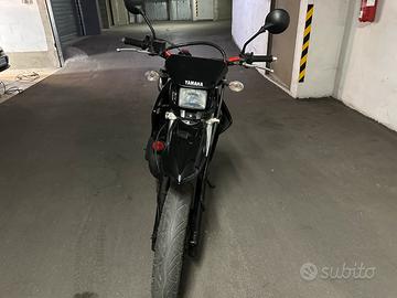 Cross yamaha dt 125 x