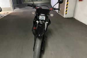 Cross yamaha dt 125 x