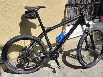 Bicicletta Mountainbike da uomo Mbike GHOST  Nera.