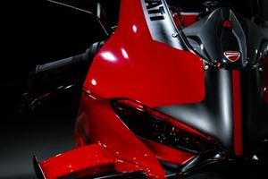 Ducati Panigale v4s 2025