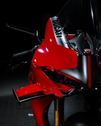 Ducati Panigale v4s 2025