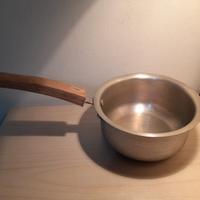 Pentola in alluminio diam 18 cm con manico in legn
