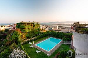Attico / Mansarda di 297 m² con più di 5 locali e 