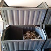 Contenitore a bocca di lupo in acciaio