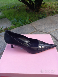 Décolleté nere in pelle e borchiette taglia 37