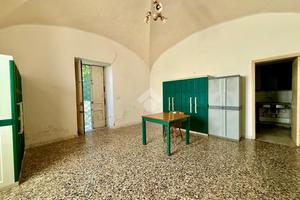 2 LOCALI A BARANO D'ISCHIA