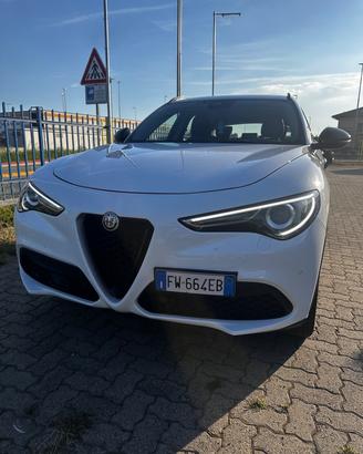 Alfa Romeo Stelvio 2.2 Turbodiesel 210 CV AT8 Q4 B