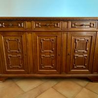 Mobile basso con cassetti