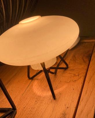 Lampada da tavolo in vetro opalino e metallo di St