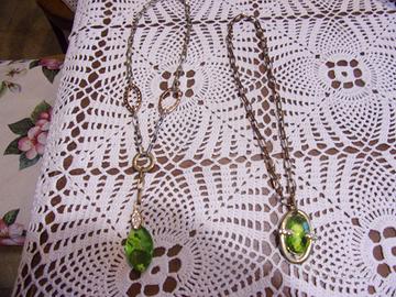 2 pendenti colore verde smeraldo con catenina