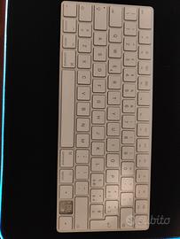tastiera Apple Magic keyboard wireless Bluetooth 