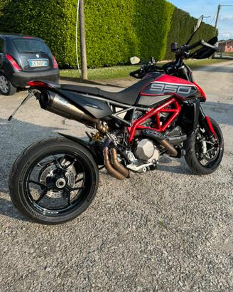 DUCATI HYPERMOTARD 950