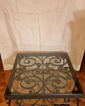 Tavolino in ferro 72x83x50 circa. Ritiro a Si