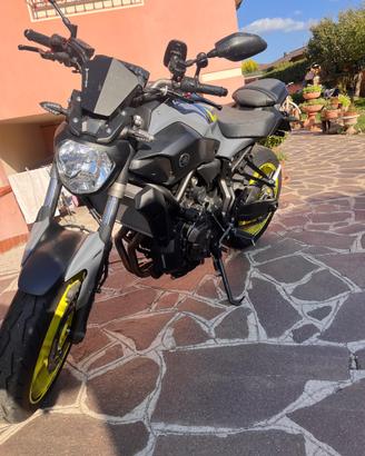 YAMAHA MT - 07
