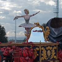 carro allegorico di piccole dimensioni