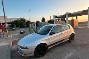 Alfa romeo 147 2ºserie 1.6 benzin 120cv 130mila km