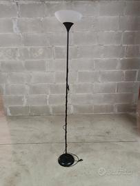 Lampada a stelo da pavimento 