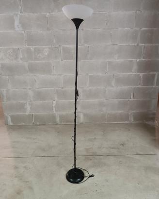Lampada a stelo da pavimento 